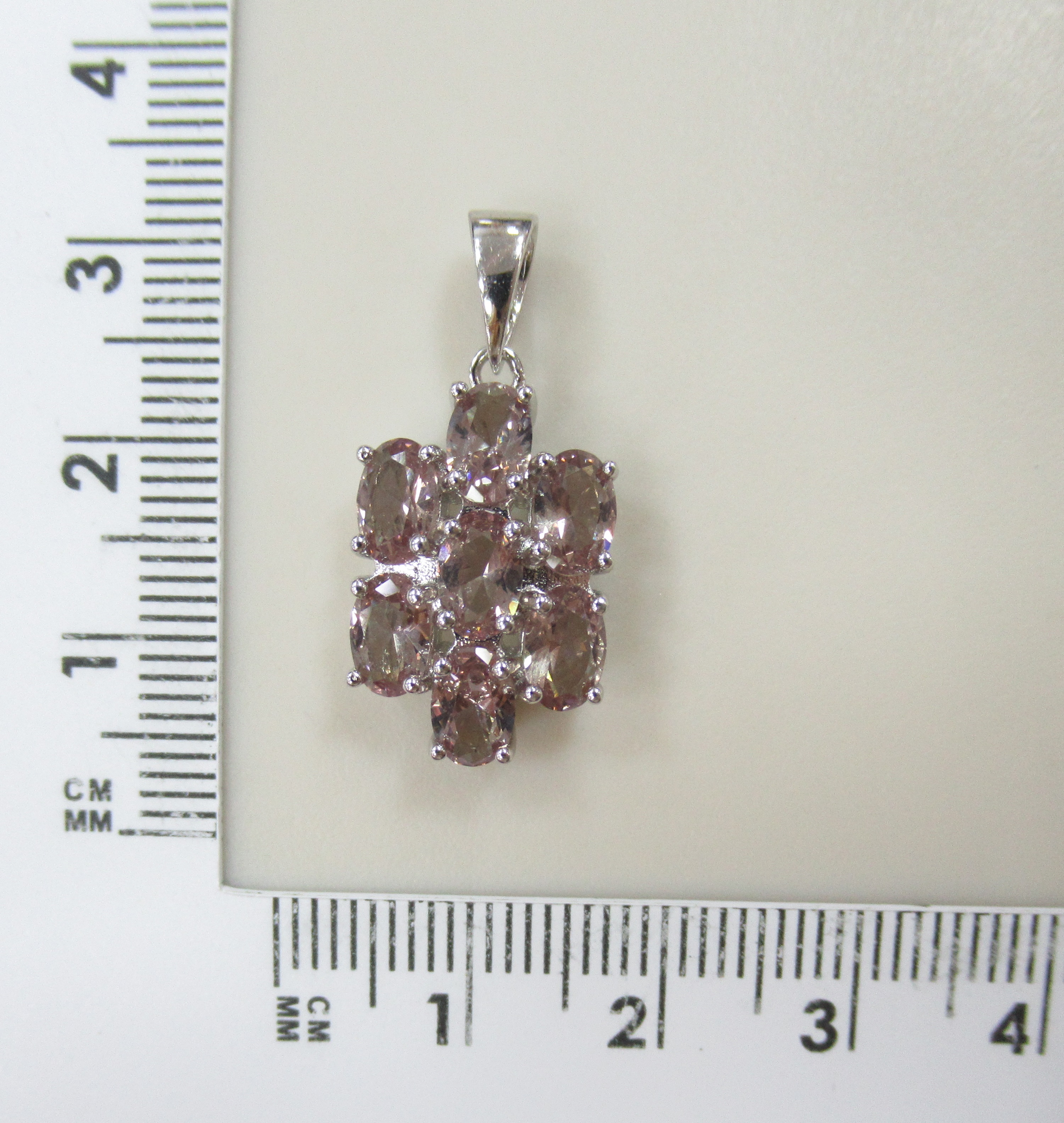 Серебряная подвеска с султанитами